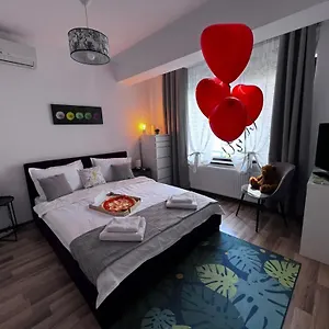 Luminoasa Cu Curte Privata Bucureşti